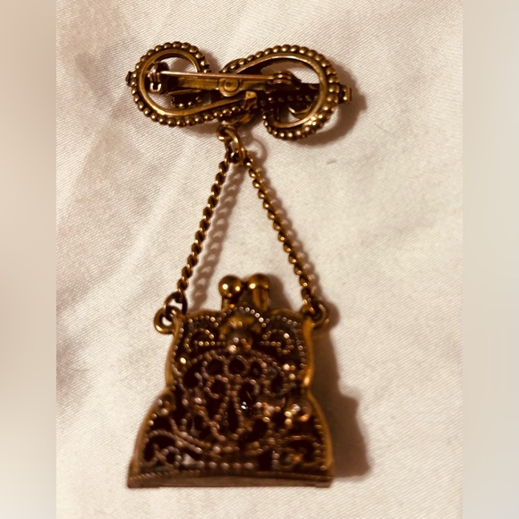 Rare vintage filigree purse brooch brass with green stone - Picture 2 of 3